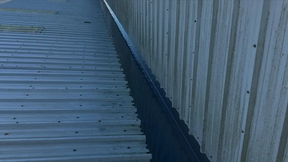 Metal roof guttering by Henleys Roofing